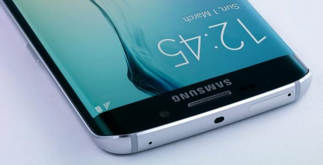 Samsung Galaxy S6 Edge'de özgün bir özellik varlığı ile dikkat çekiyor.