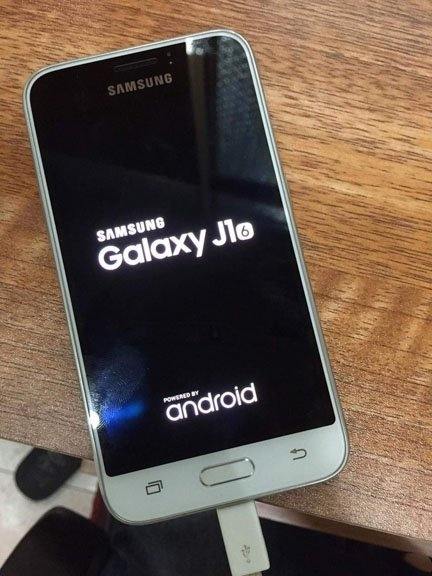 2016 Model Galaxy J1 Ortaya Çıktı !