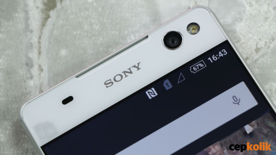 Xperia C5 Ultra ön kamera