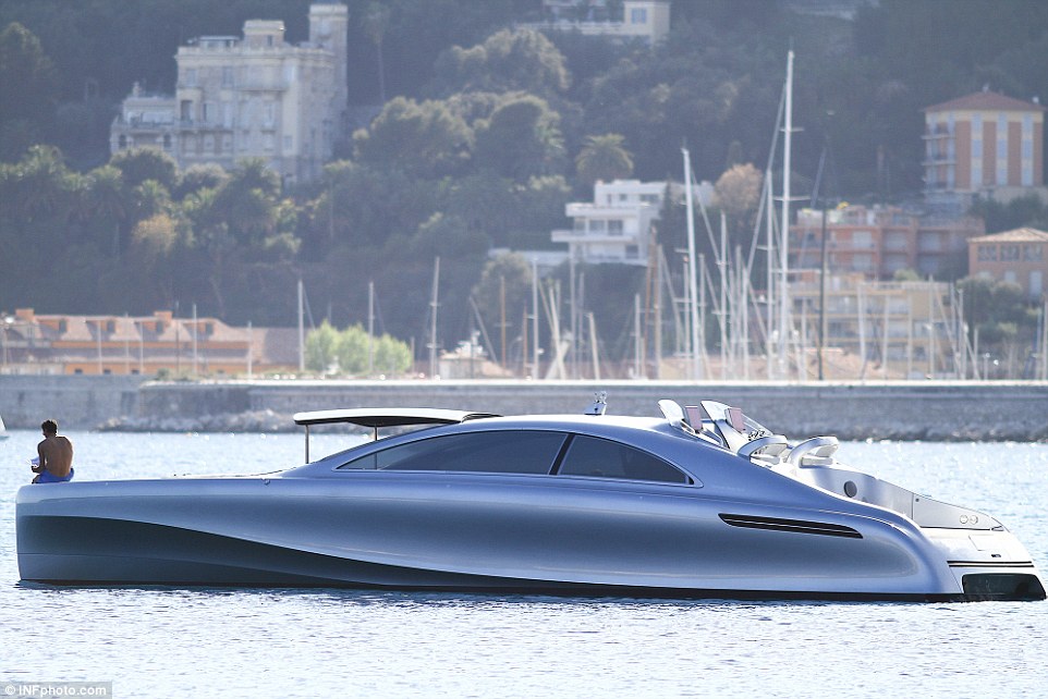 AD-Mercedes-Benz-Arrow-460-Granturismo-Yacht-01