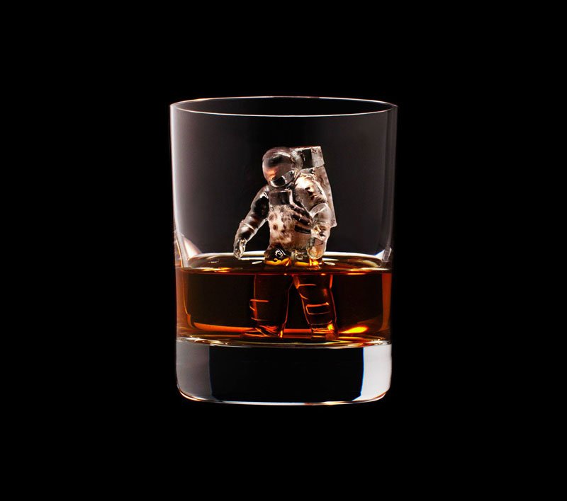 AD-Suntory-Whisky-Tbwa-Hakuhodo-Cnc-Milled-Ice-Cubes-3D-24