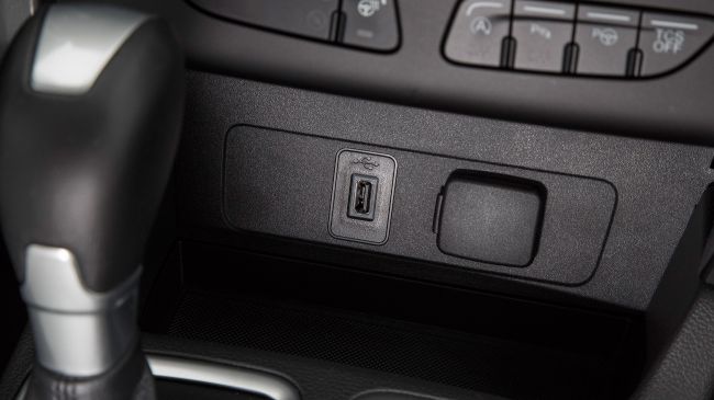 FordEscape2017USBPort