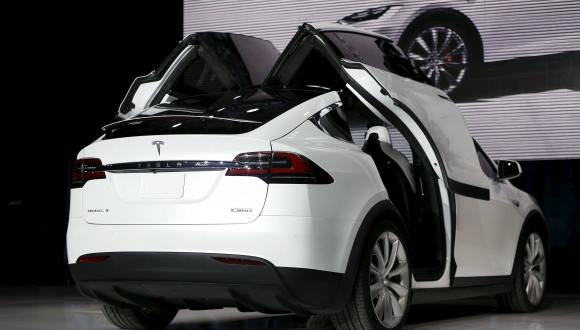 Tesla X Satışa Çıkıyor!