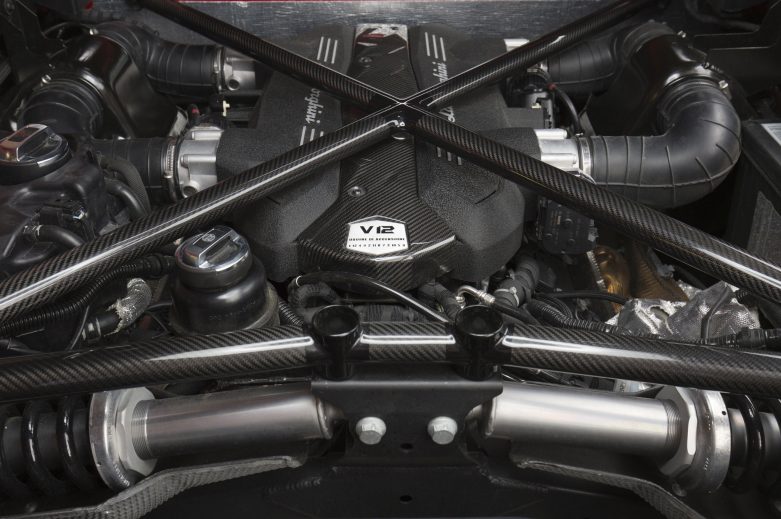 Lamborghini Aventador S motor 