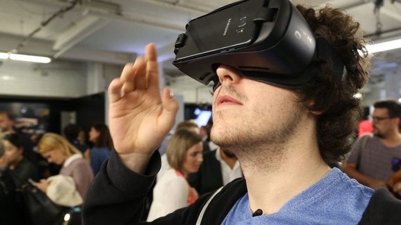Samsung Gear VR 3 Hololens