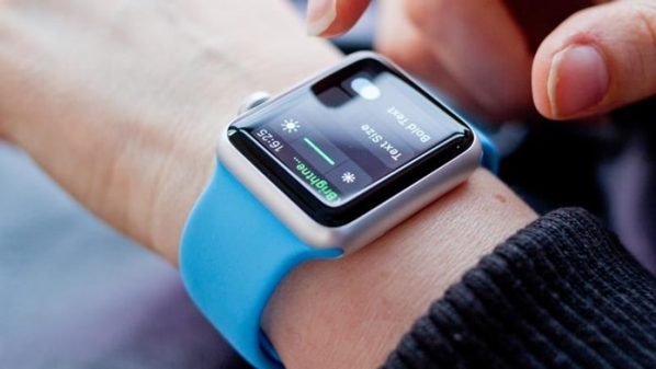 Apple Watch ve Sony Smartwatch 3 ve Moto 360 Sport Karşılaştırma