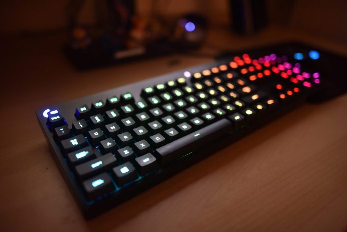 Uygun Fiyatlı Profesyonel Mekanik Klavye G810 İncelemesi