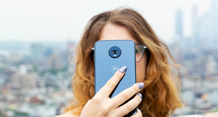 Motorola Moto Z3 Play Tanıtıldı - Özellikleri ve Fiyatı