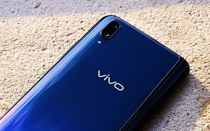 Vivo V11 Özellikleri ve Canlı Görüntüleri Sızdırıldı!