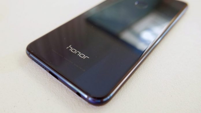 Honor 8C