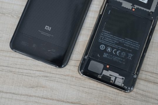 Xiaomi Mi 6 Şeffaf Arka Paneli Farklılık Sevenler İçin Tasarlandı