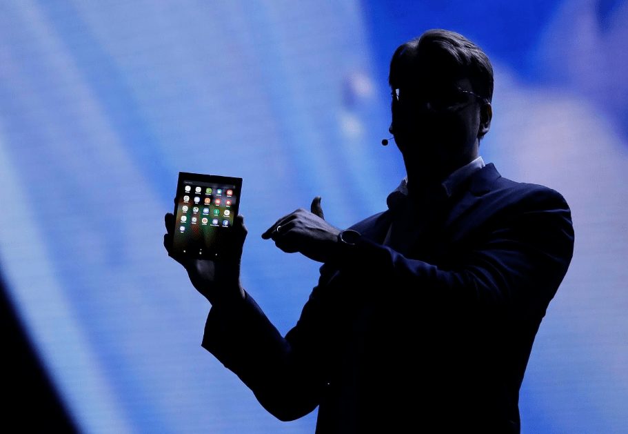 Çentikli Ekran Sonunda Samsung Telefonlarda