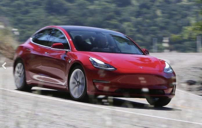 Tesla Model 3 Üretimini Arttırmak İstiyor
