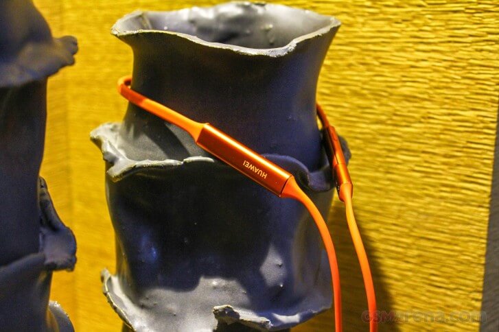 Huawei Freelace Bluetooth Kullaklığını Tanıttı - Fiyatı ve Özellikleri