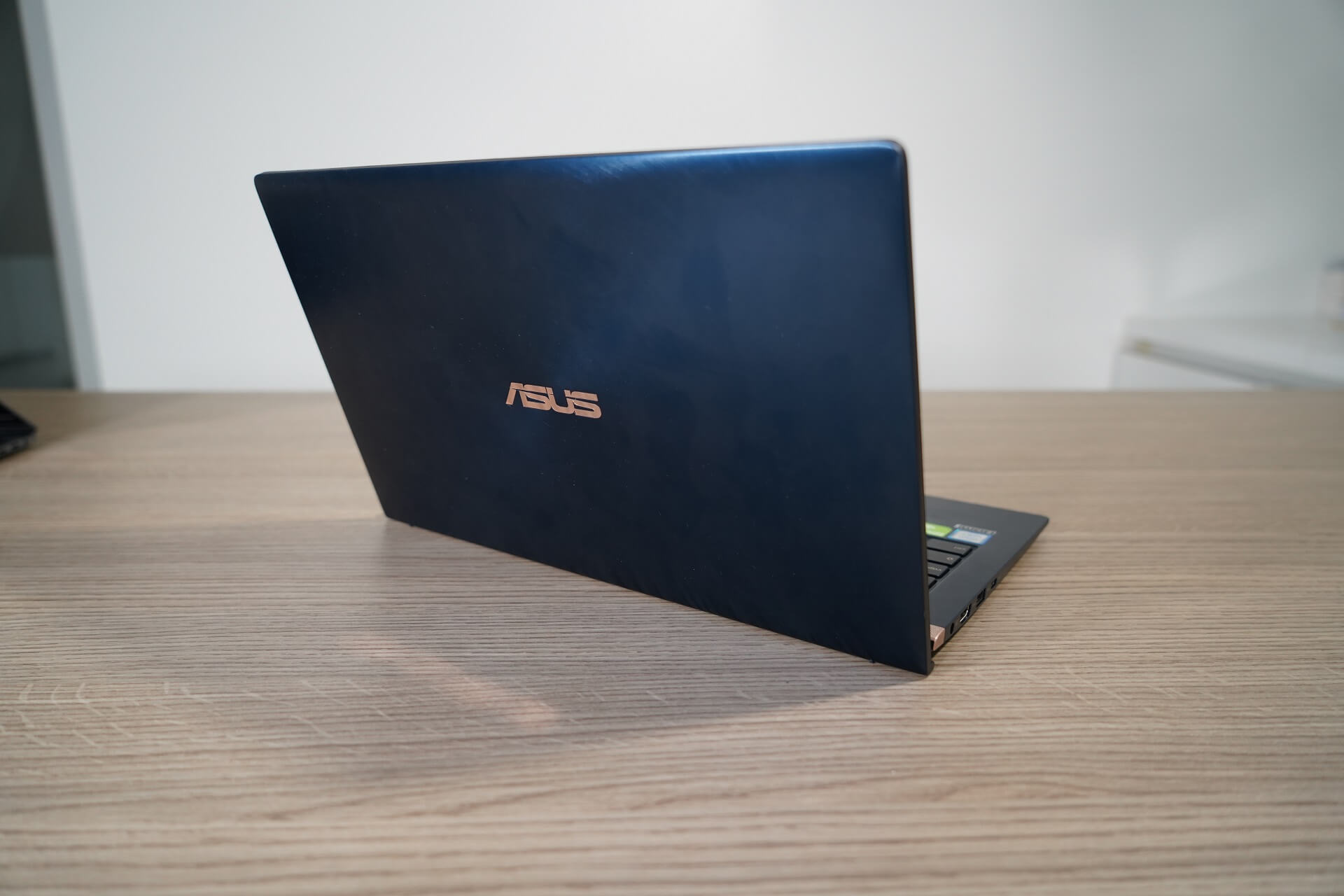 Asus ZenBook 14 UX433