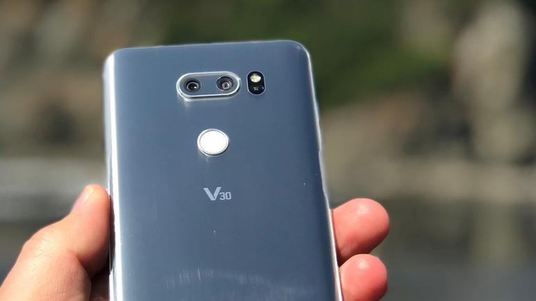 LG V30