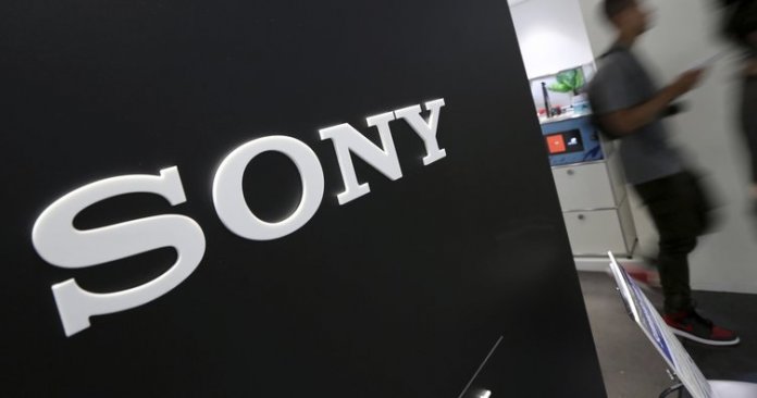 Sony Yuvarlanabilir Ekranlı Telefon