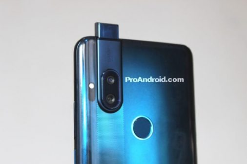 Motorola'nın Açılır Selfie Kameralı İlk Telefonu Görüntülendi!