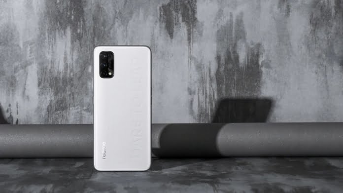 Realme_Q2