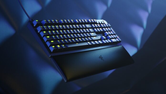 Razer Huntsman V2 Oyun Klavyesi Satışa Sunuldu!