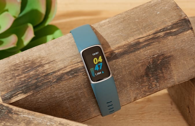 Fitbit Charge 5