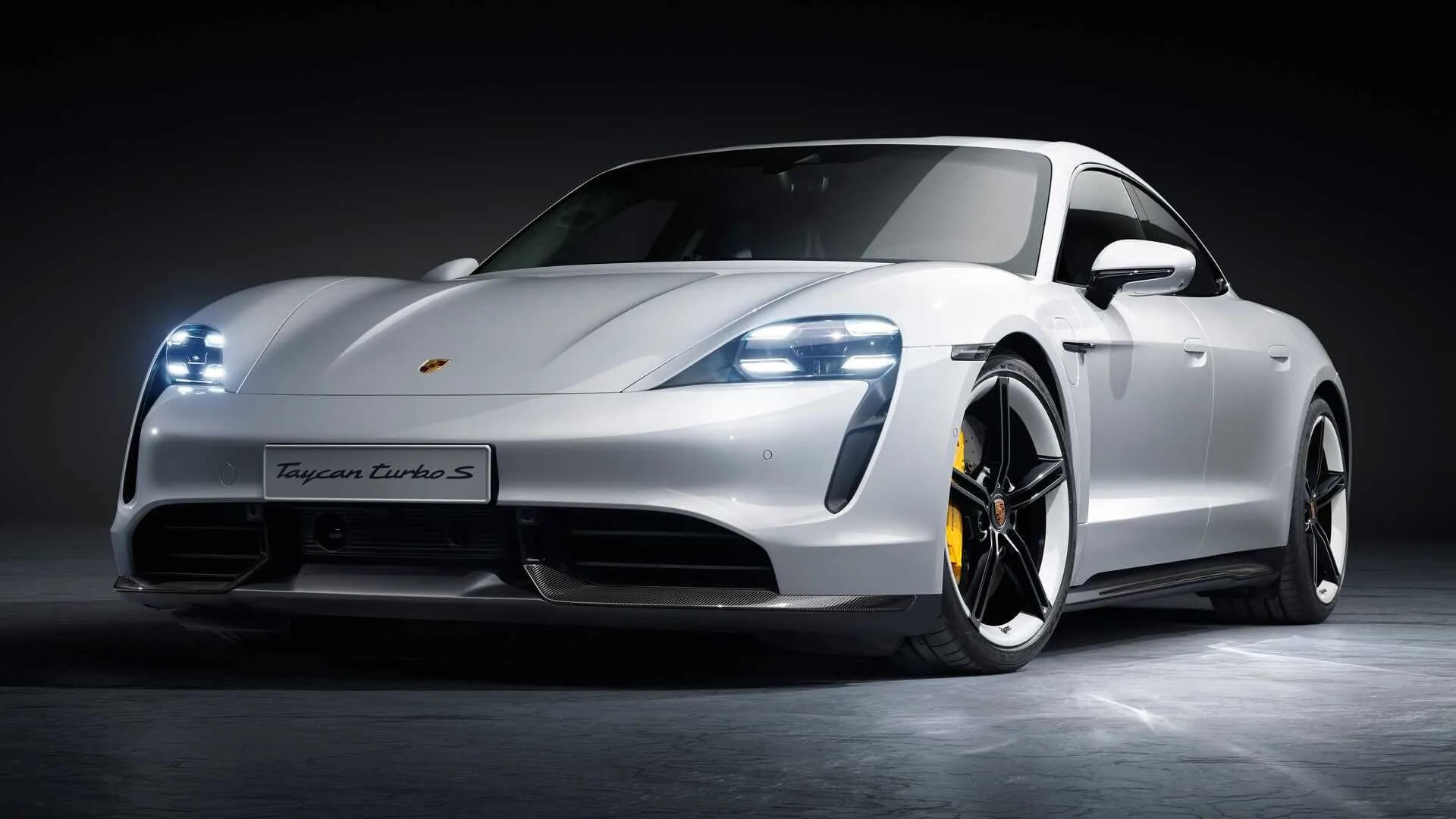 Porsche halka açıldı, başlangıç değeri 72 milyar doları aştı