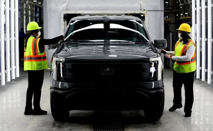 Elektrikli Ford'ların üretimi için %40 daha az iş gerekiyor