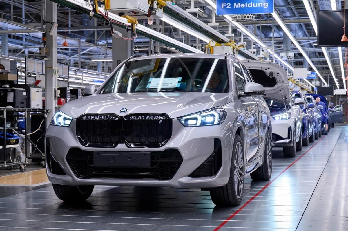 Yeni BMW iX3 ve diğer BMW modelleri kısa ve uzun menzilli seçeneklerle gelecek