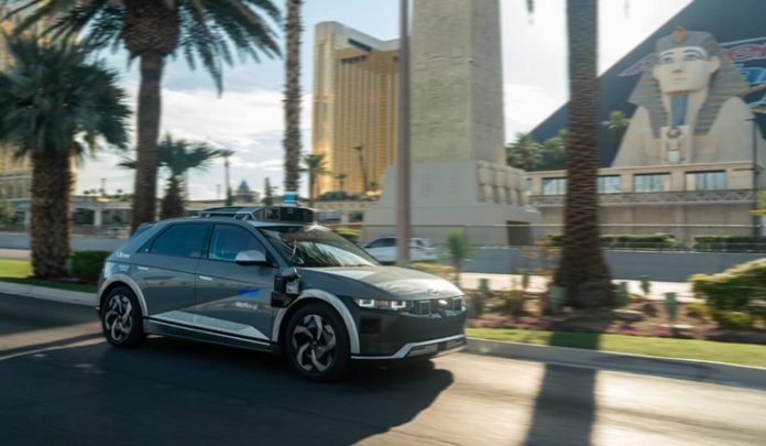 Uber ve Motional, Las Vegas'ta otonom taksi hizmetini başlattı