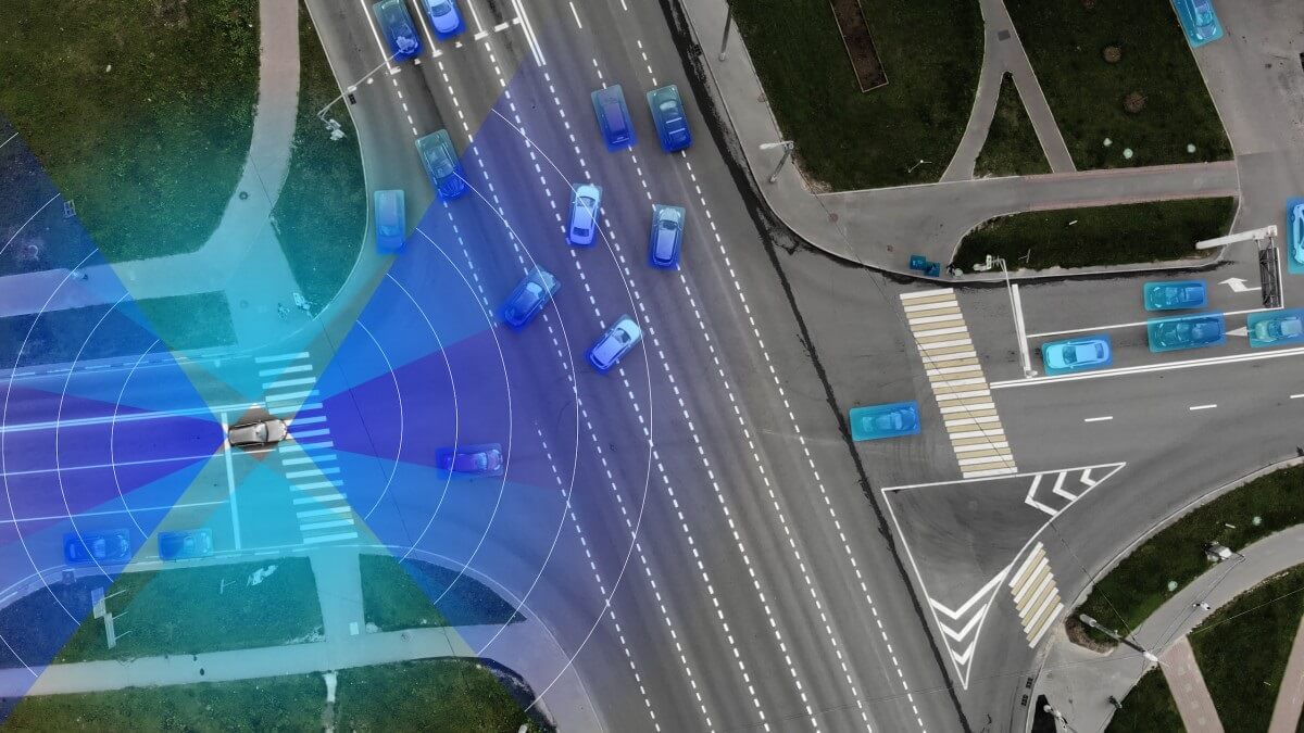 Tesla, araçlarında radar kullanımını etkinleştiriyor