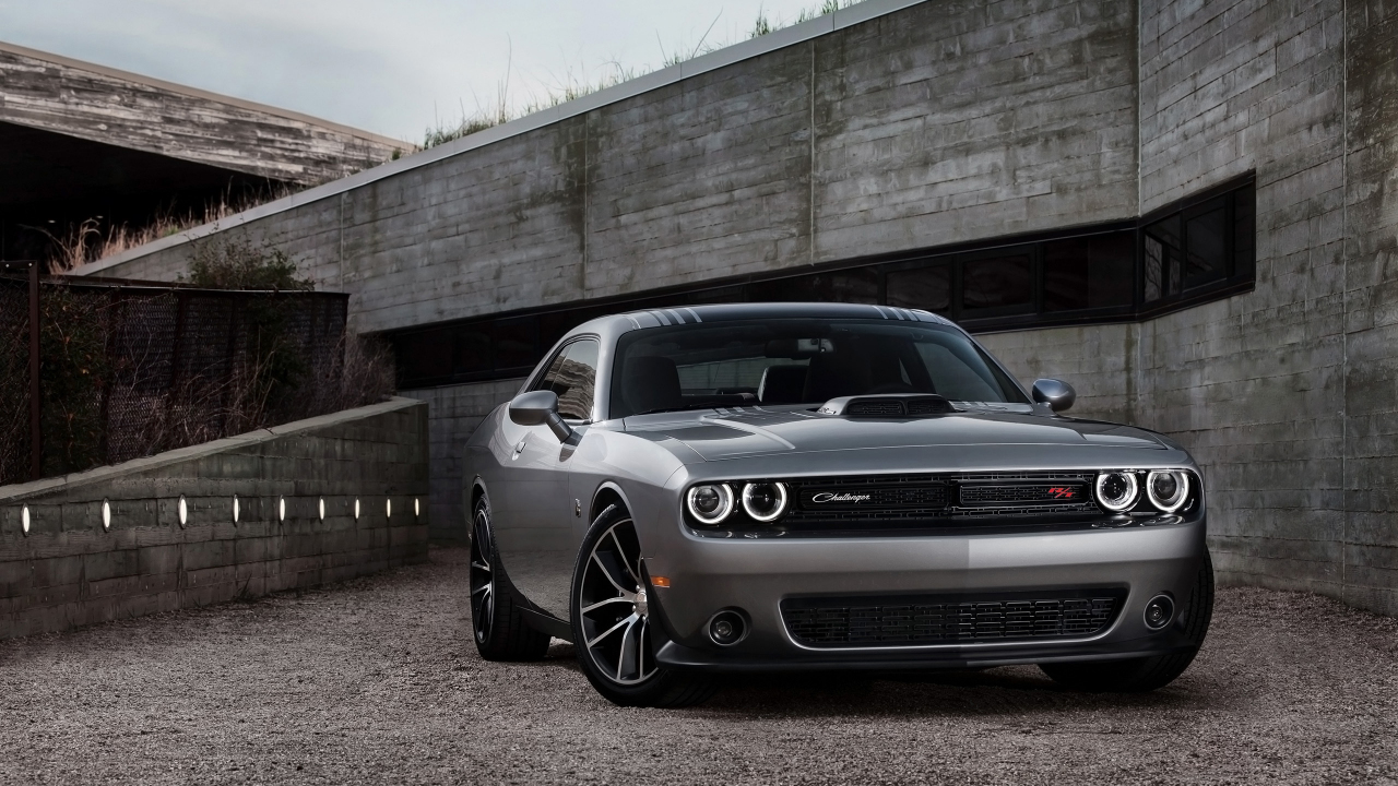 Dodge Challenger Fabrikadan Veda Etti