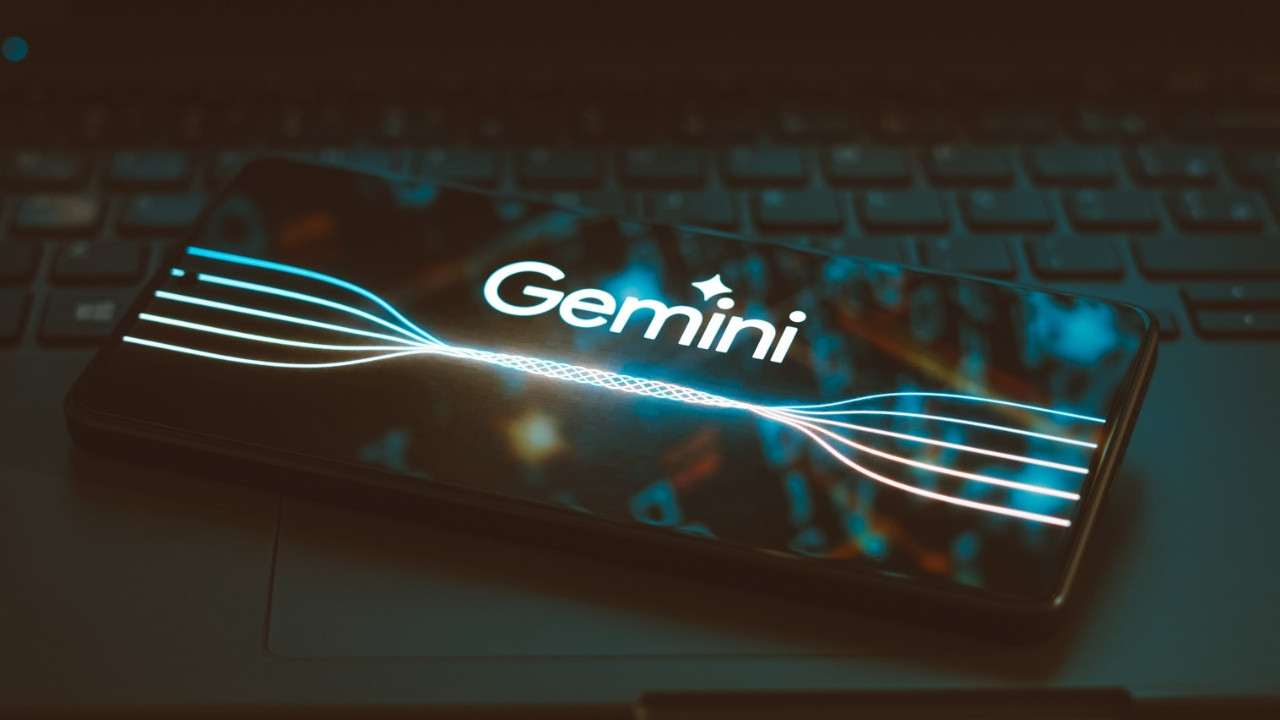 Google Gemini Deneysel Asistanını Kulaklıklara Getiriyor