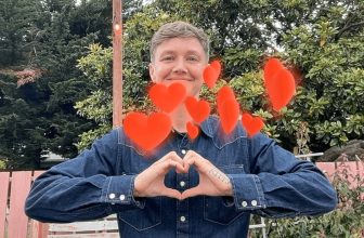 Senatör Apple'ın Yeni Reaksiyonlar Özelliğiyle Sürprizle Karşılaştı