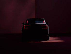 Volvo ES90: 800V Teknolojisi ve 700 km Menzili ile Yeni Nesil Elektrikli Sedan