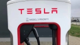Tesla’nın Süper Şarj Cihazı Magic Dock Sızdırıldı